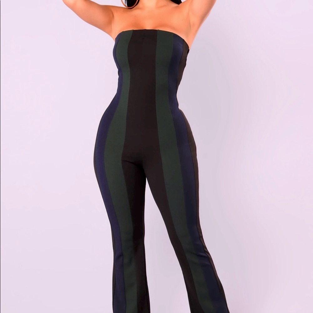 Fashionnova Jumpsuit 🖤💚(MAKE ME AN OFFER)